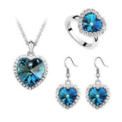 Set náhrdelníku, náušnic a prstenu z filmu TITANIC s modrým krystalem ve tvaru srdce
