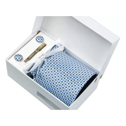 Luxusní set světle modrý s kostičkovyným vzorem - Kravata, kapesníček, manžetové knoflíčky, kravatová spona v dárkovém balení